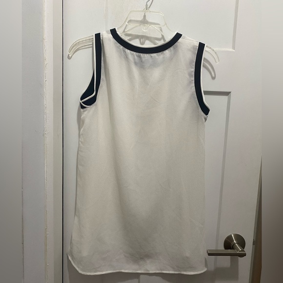 Jones Studio sleeveless blouse - Picture 2 of 3
